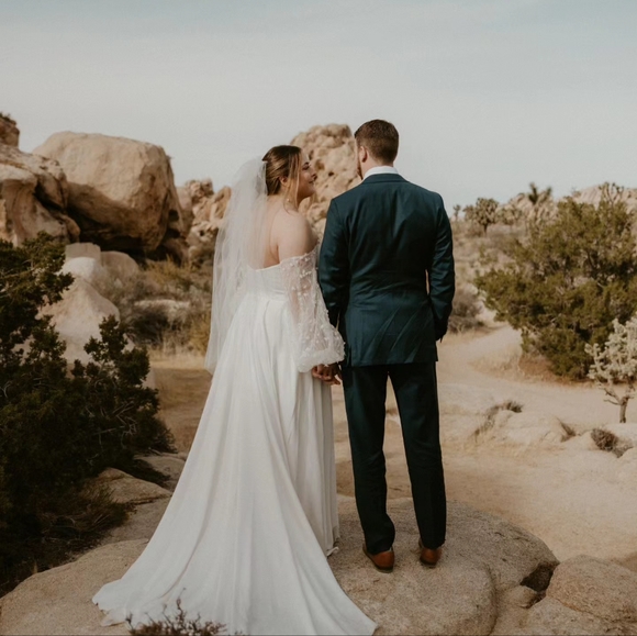 Truvelle Wedding Dress / Gown - Picture 3 of 5